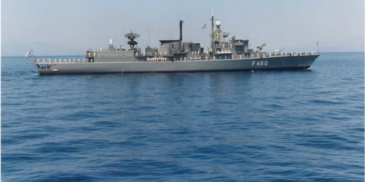 Συναγερμός στο Πολεμικό Ναυτικό: Κρούσματα κορονοϊού σε φρεγάτα